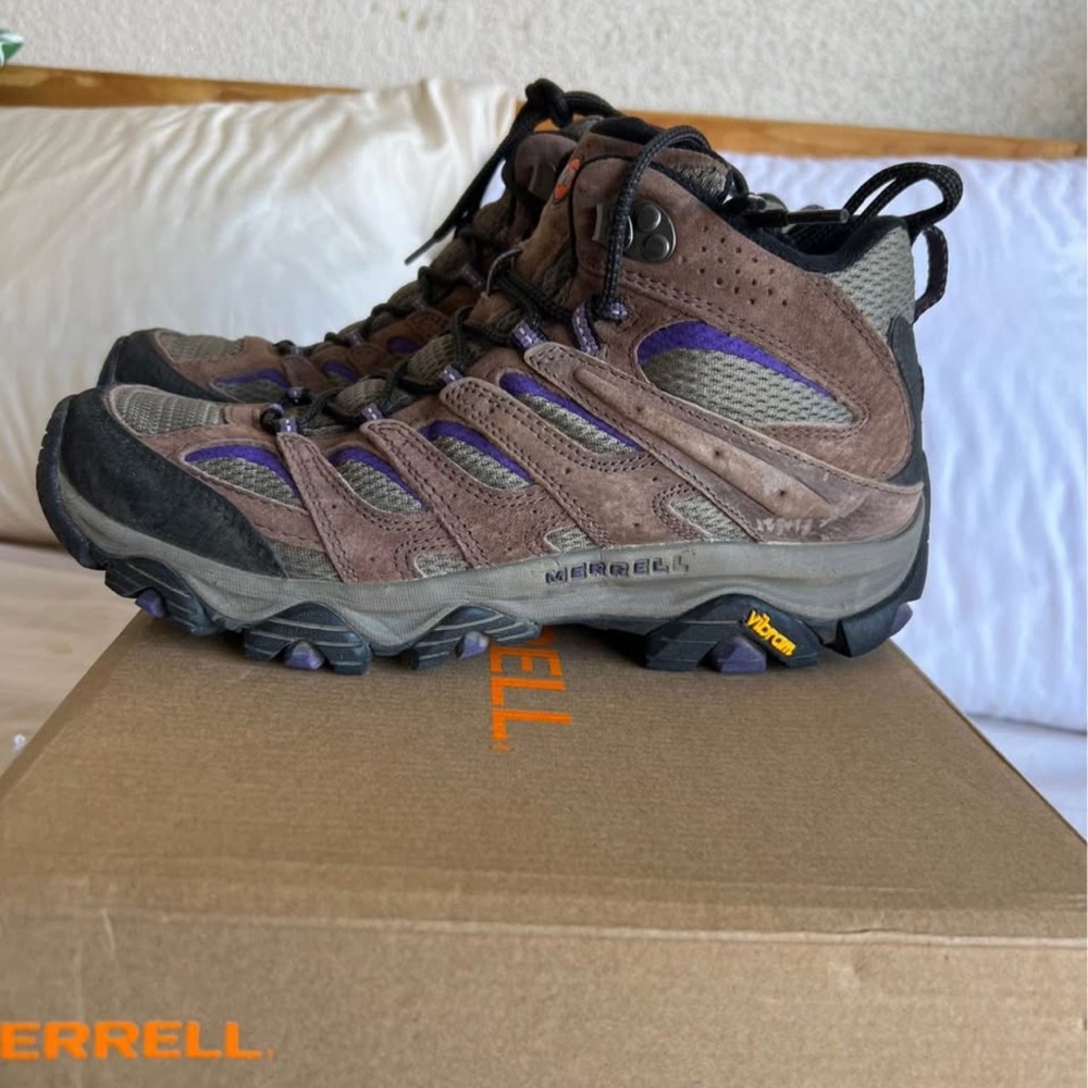Merrell Men's Brown and Purple Athletic Shoes